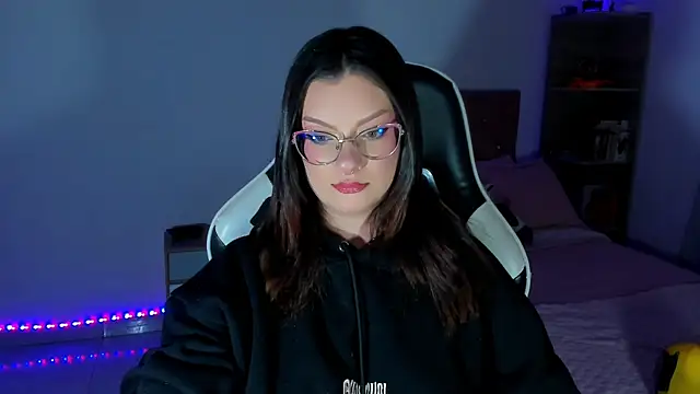 Chat +18 de OphelianaRose33 ao vivo