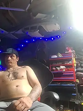 twistafatpipe Live XXX Chat