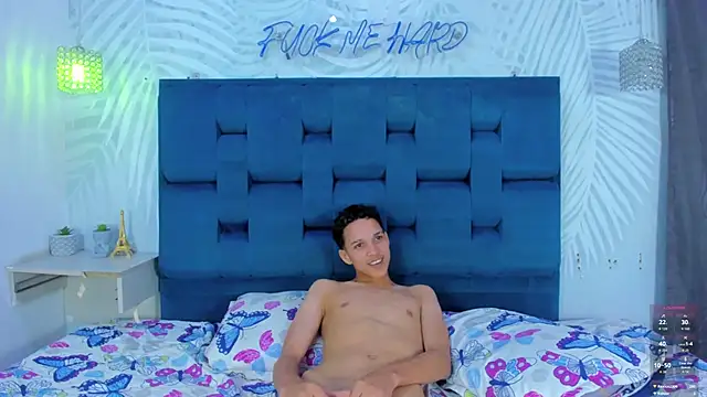 XXX chat uživo modela Only3Trio