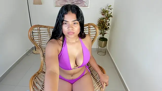 Chat XXX en directo de Mindy_Claker