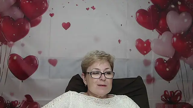 EmiliaGree's Live XXX Chat