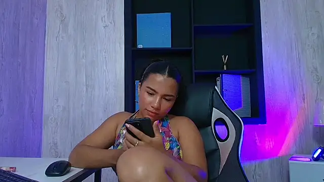 TamaraaHoney – Naživo XXX chat