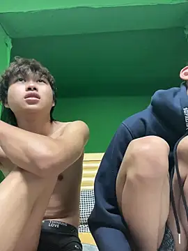 -OvO- Chat XXX in diretta