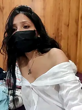 Koziekylie Adlı Modelin Canlı XXX Sohbeti