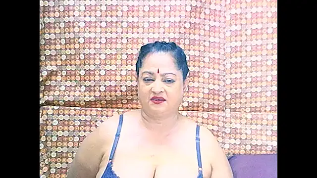 matureindian Adlı Modelin Canlı XXX Sohbeti