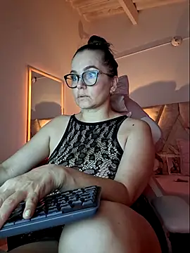 MariaPau_83's Live XXX Chat