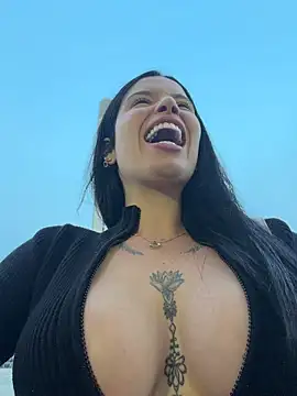 Show de Rafaellaz na webcam