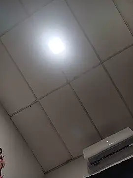kanyat_ Show in webcam