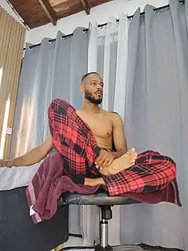 Oliver_bigblack_cock Show in webcam