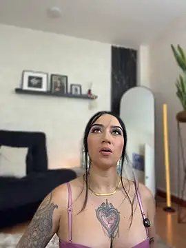دردشة EmmyEvans1 الجنسية المباشرة
