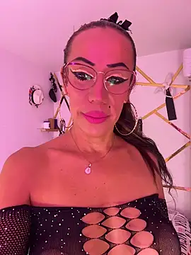 XXX chat uživo modela YOURSDEBORA