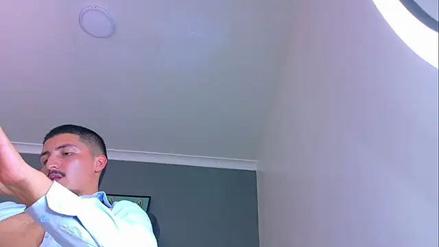 Chat XXX ao vivo de MrFox__