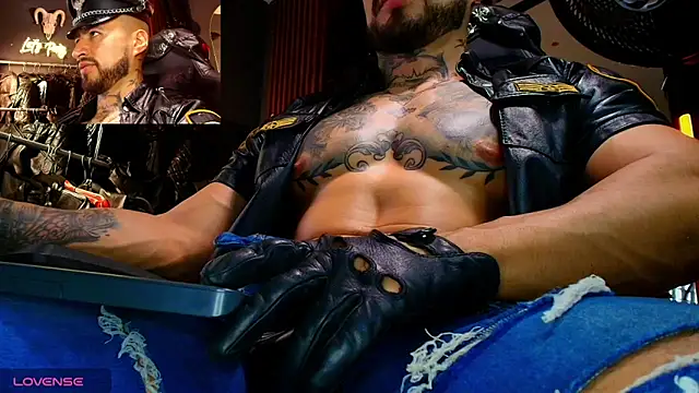 XXX chat uživo modela billyMayer_