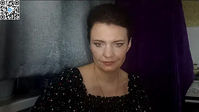Živý XXX chat HotMamaQueen234