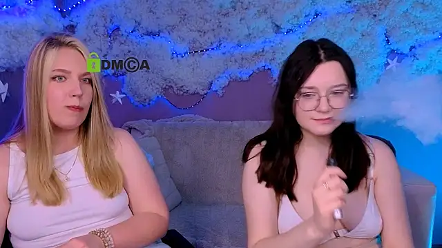 shinykaya's Live XXX Chat