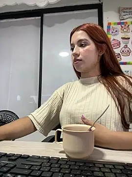 olivia_jass élő XXX-chatje