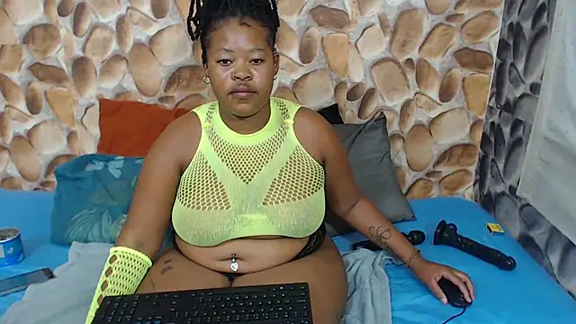 Chat XXX en directo de BadAss_Bee