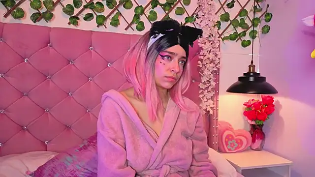 Kira-Yuzu Chat XXX in diretta