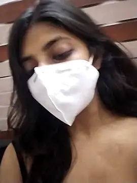 NAUGHTY-RASHI Live XXX-Chat
