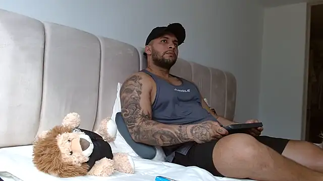 frank_myles Show Webcam