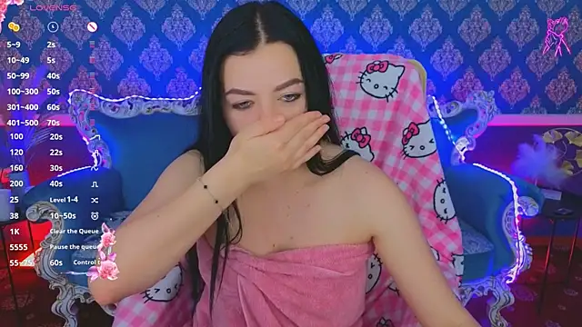 KitnissKiss Chat XXX in diretta