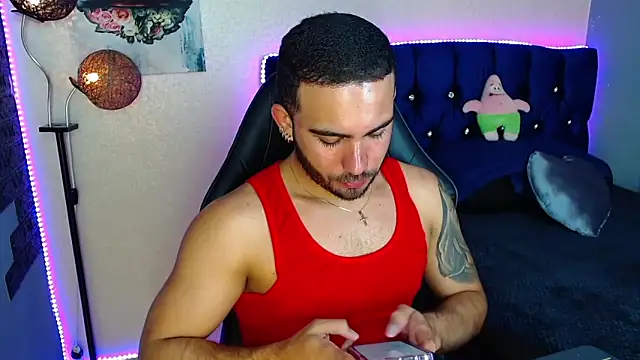 adamhairy Adlı Modelin Web Kamerası Şovu