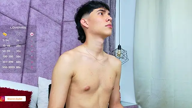 AronTawers Webcam show
