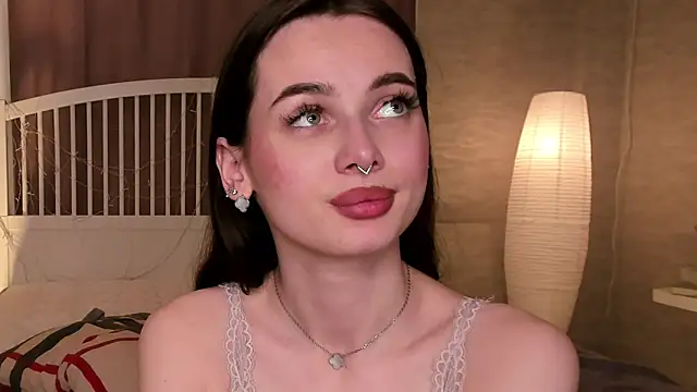 YvonneRobes' Live XXX Chat