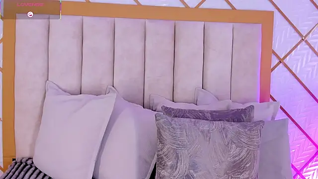 ZaraVesari 라이브 XXX 채팅