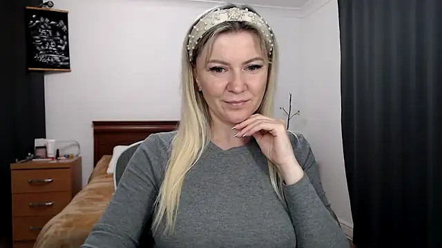 ParadiseAlina's Live XXX Chat