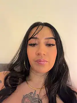 EmmyEvans1's Live XXX Chat