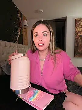 Alirawrz Webcam Show