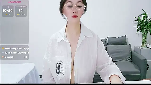youyou-55's Live XXX Chat