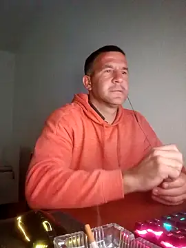 shone014 Show in webcam