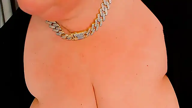 BIGTITSBBW's Live XXX Chat