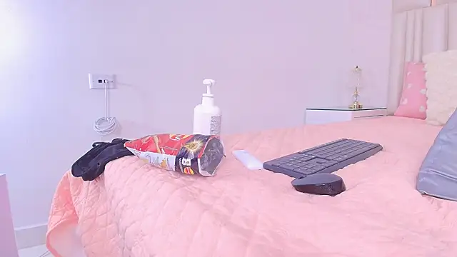 alanarose18's Live XXX Chat