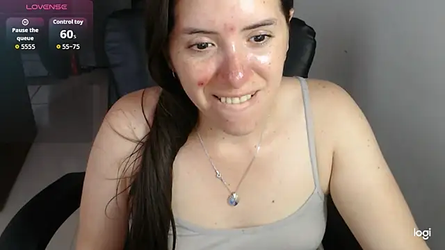 spicey_latina Chat XXX in diretta