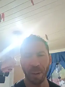 Chat XXX en directo de RobertoLuiz84