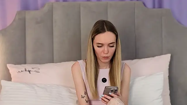 NikkiRyx Adlı Modelin Canlı XXX Sohbeti
