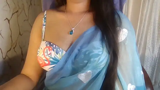Cute_Arushii élő XXX-chatje