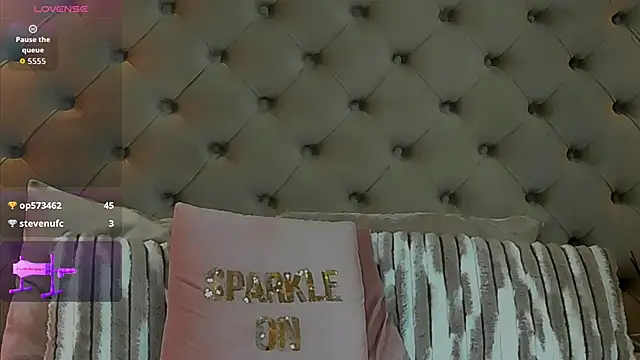 Chatroom XXX en direct de Sierra_Quinn