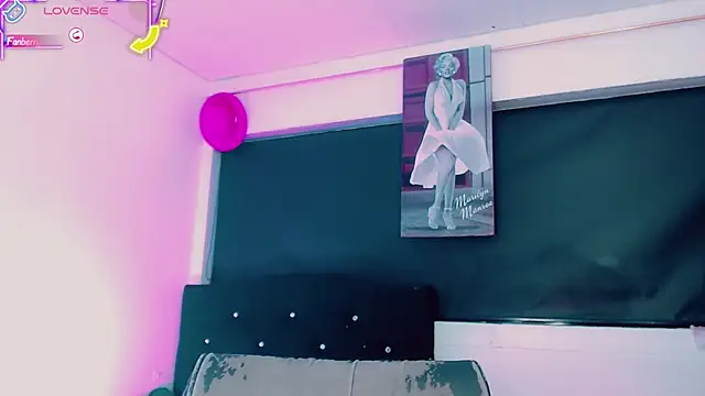 Kendall_hornyy Webcam Show