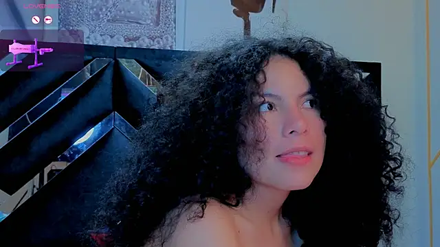 Zoe-yanin Chat XXX in diretta