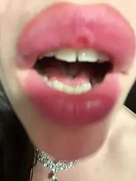JolieBee Webcam show