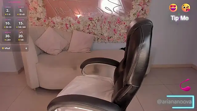 ArianaNova Adlı Modelin Canlı XXX Sohbeti
