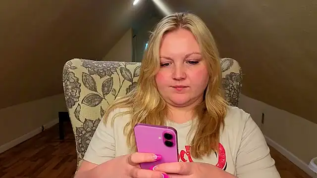 PhatAssBlond's Webcam Show