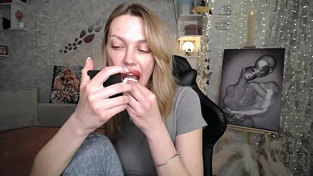 NickyAdamidi's Live XXX Chat