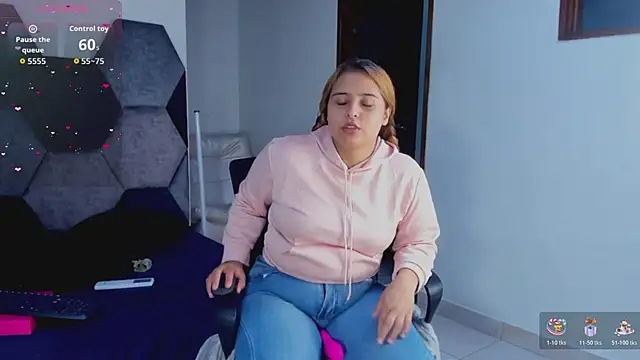 MikaelaStone 라이브 XXX 채팅