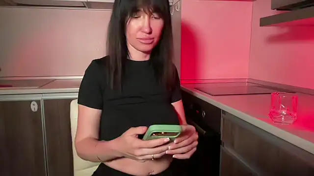 Goddess_Tati 现场XXX聊天