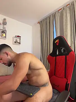 Ezzio_Scolaro Adlı Modelin Web Kamerası Şovu